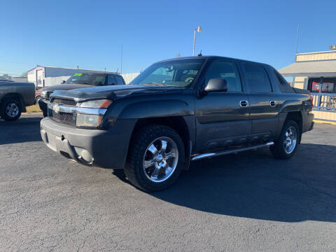 2003 Chevrolet Avalanche for sale at AJOULY AUTO SALES in Moore OK