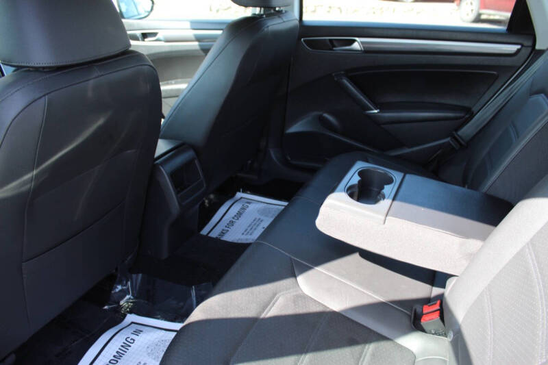 2018 Volkswagen Passat 2.0T R-Line