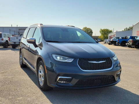 2022 Chrysler Pacifica for sale at Breeden Pre-Owned in Van Buren AR