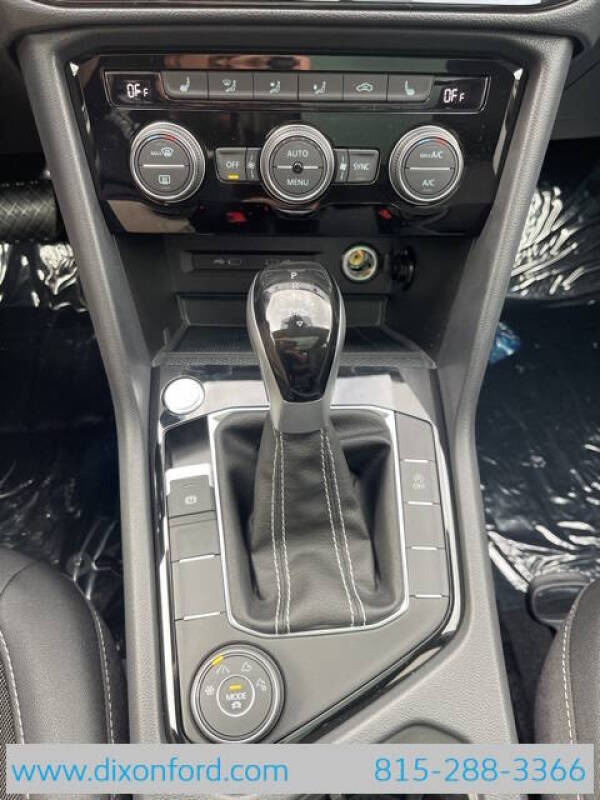 2024 Volkswagen Taos SE 4Motion