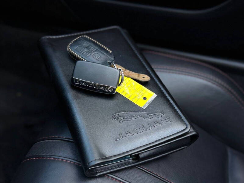 2016 Jaguar F-TYPE R