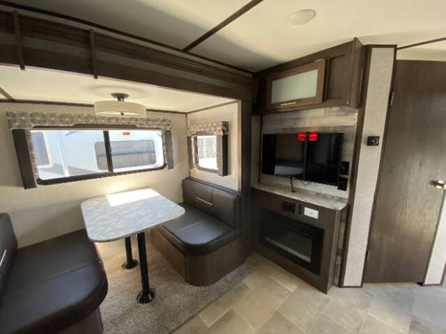 2020 Coleman Coleman Light 2515RL