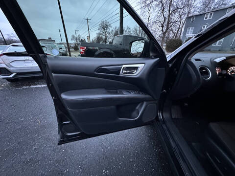 2019 Nissan Pathfinder SV