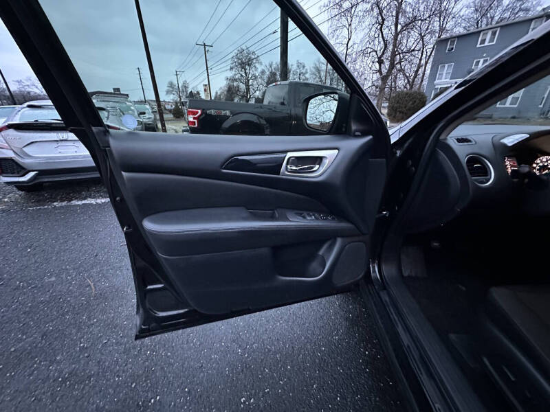 2019 Nissan Pathfinder SV