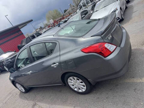 2016 Nissan Versa 1.6 SV