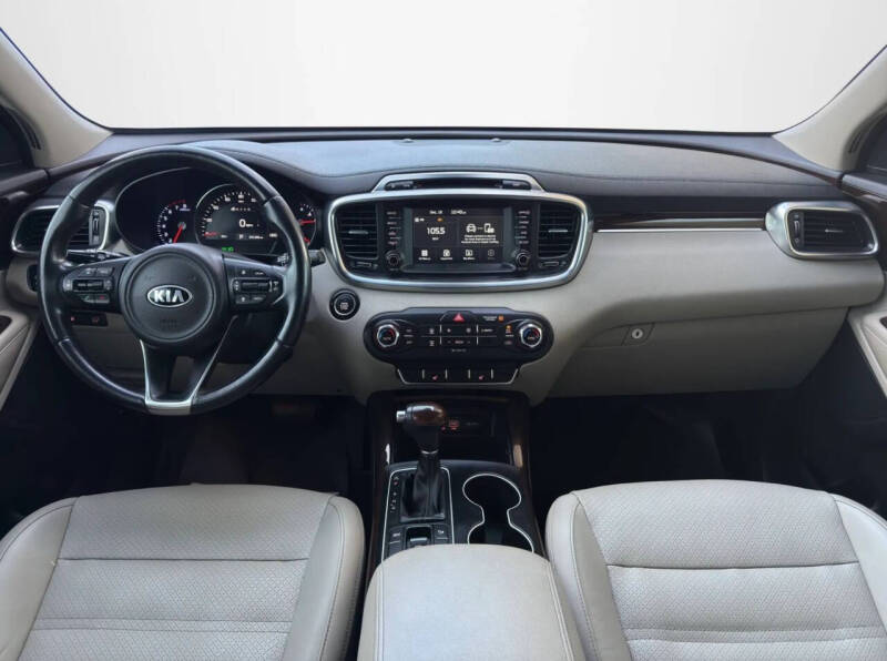 2018 Kia Sorento EX V6