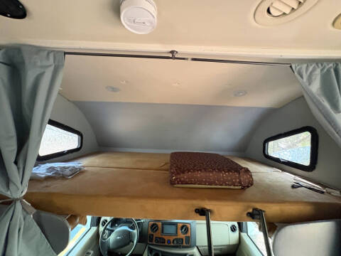 2012 Ford E-450 CHASSIS