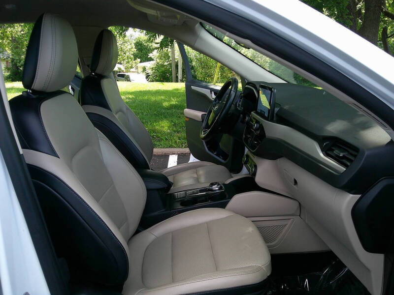 2020 Ford Escape SEL