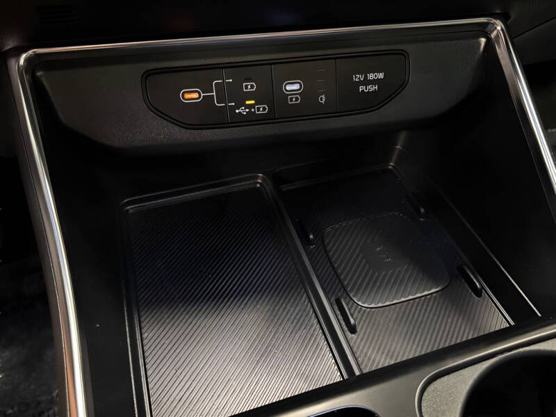 2025 Kia Carnival SX