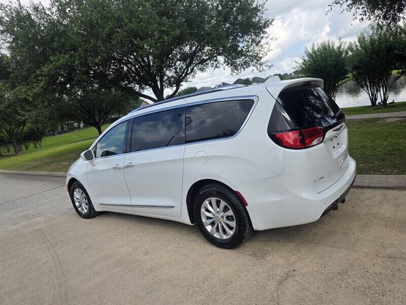 2019 Chrysler Pacifica Touring L