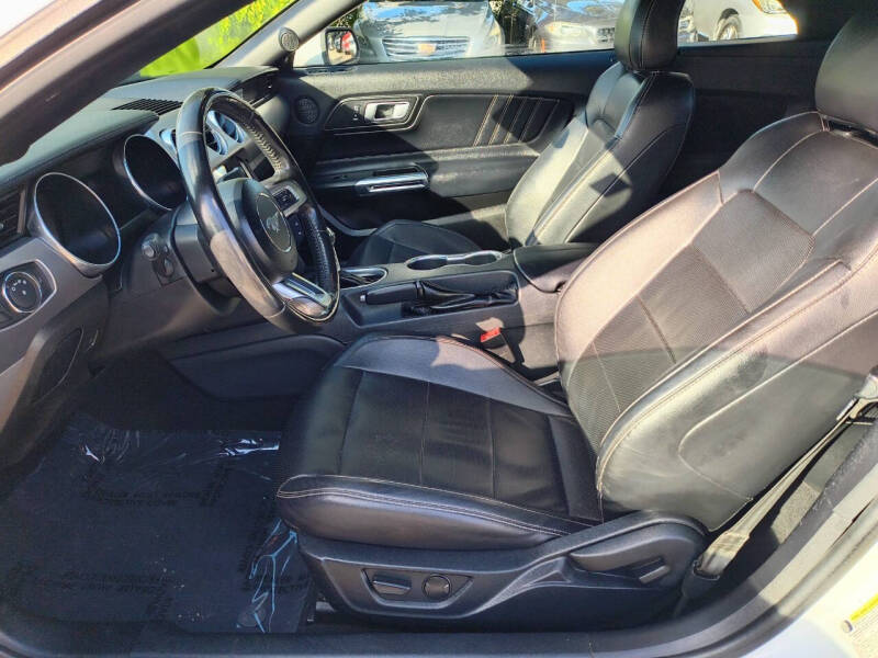 2022 Ford Mustang EcoBoost Premium