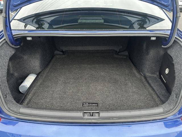 2017 Volkswagen Passat 1.8T R-Line