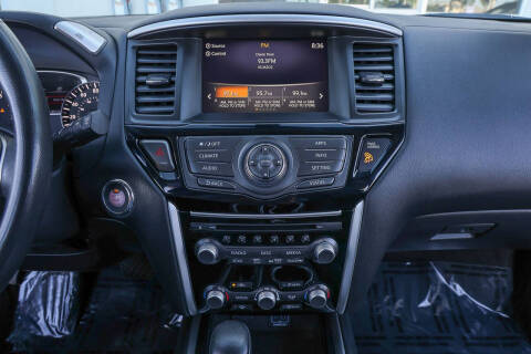 2020 Nissan Pathfinder SV