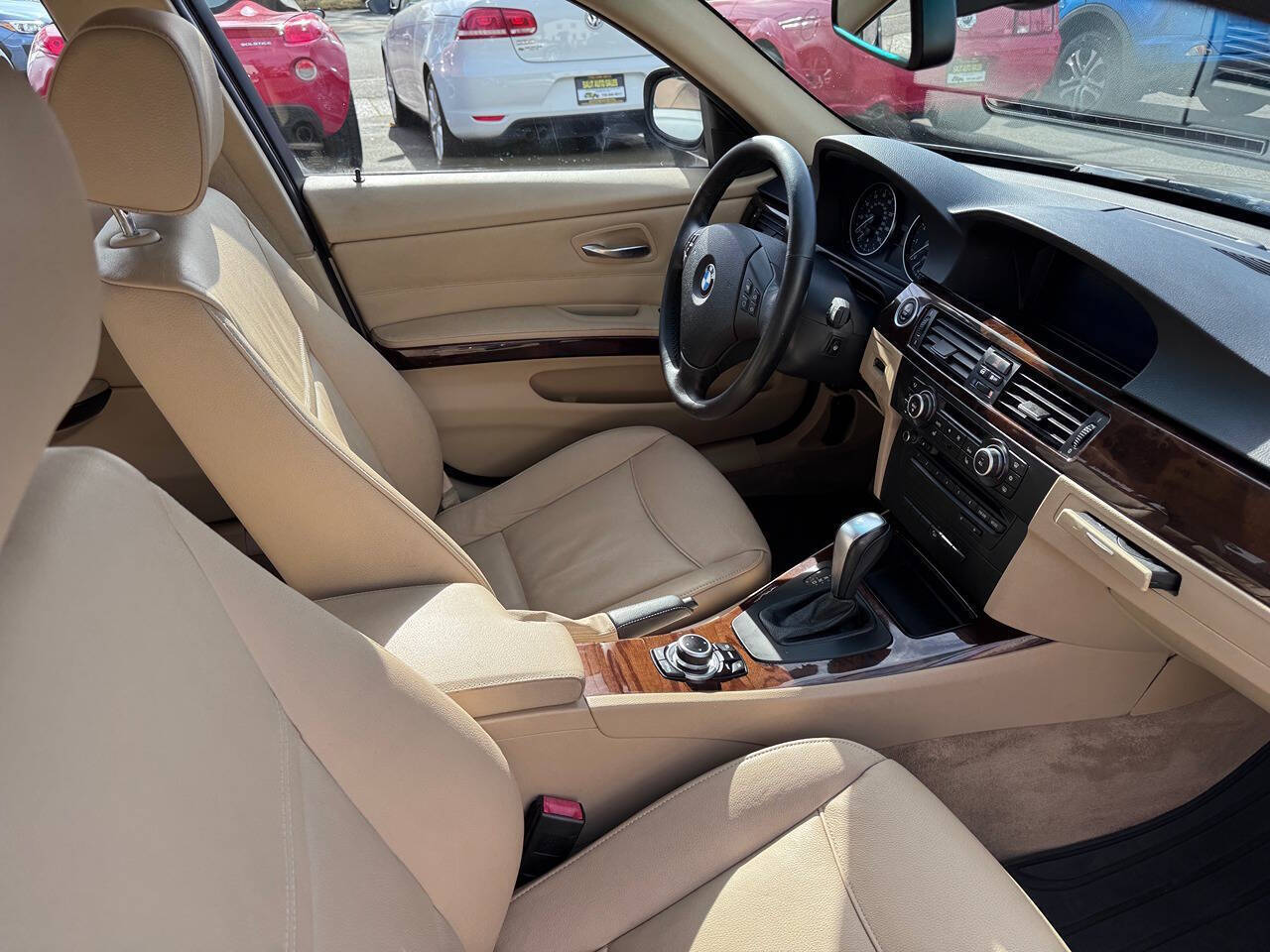 2011 BMW 3 Series 20