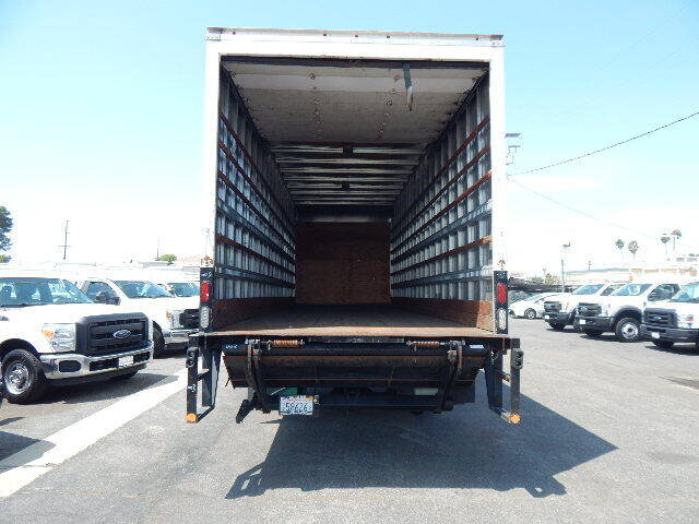 2018 Freightliner M2 106