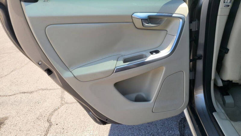 2015 Volvo XC60 T5 Drive-E Premier