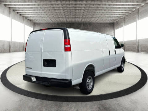 2025 Chevrolet Express 2500