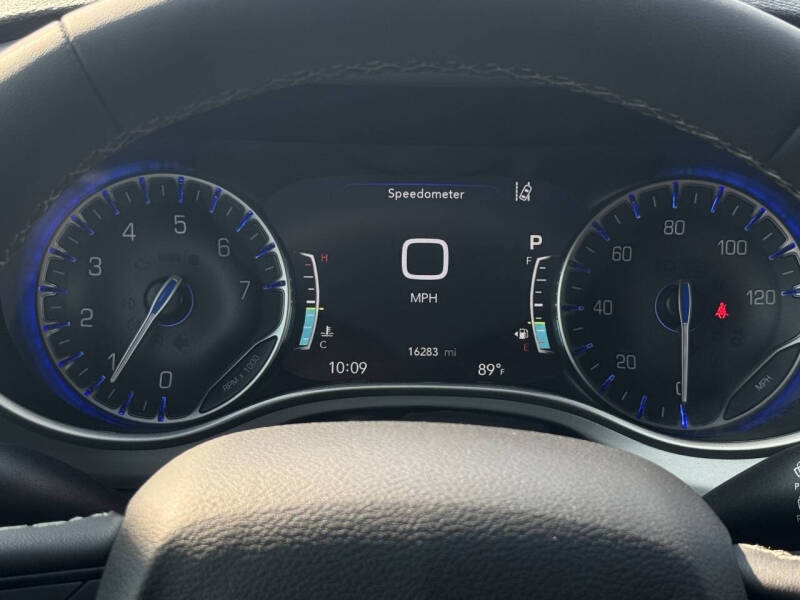 2024 Chrysler Pacifica Touring