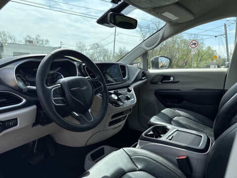 2022 Chrysler Pacifica Hybrid Touring L