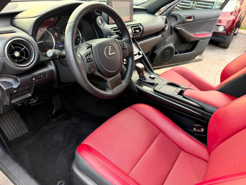 2023 Lexus IS 300