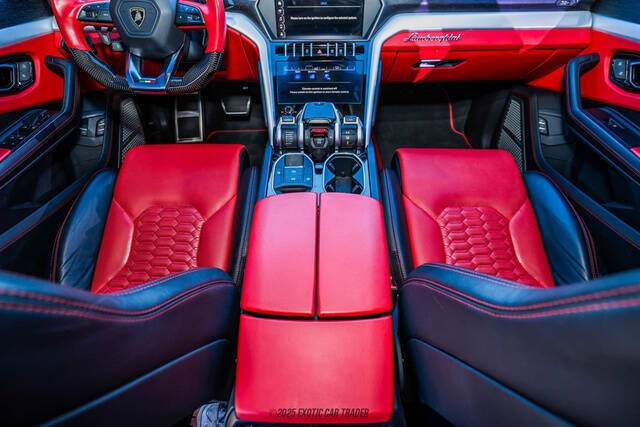 2019 Lamborghini Urus