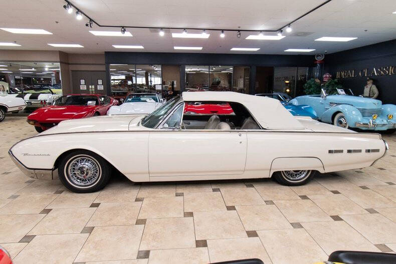 1962 Ford Thunderbird