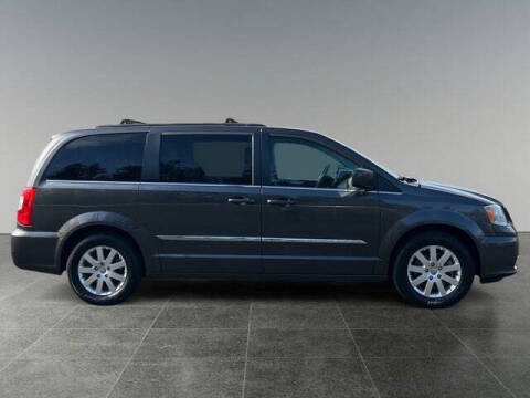 2016 Chrysler Town and Country Touring