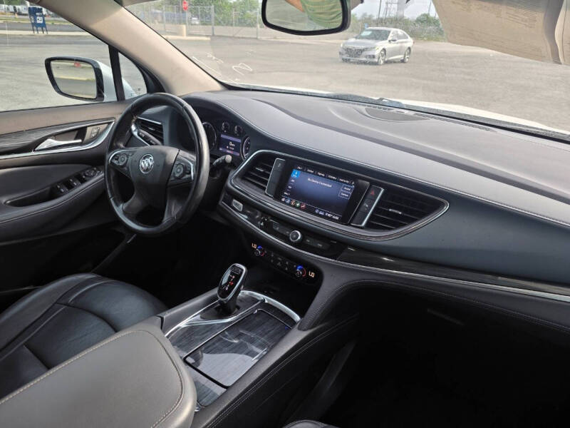 2021 Buick Enclave Essence