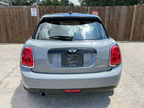 2017 MINI Hardtop 4 Door Cooper