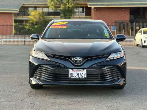 2018 Toyota Camry for sale at Used Cars Fresno in Clovis CA