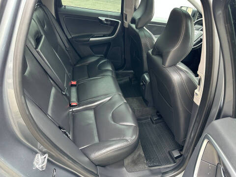 2017 Volvo XC60 T6 Dynamic