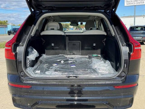 2025 Volvo XC60 T8 Plus Dark Theme