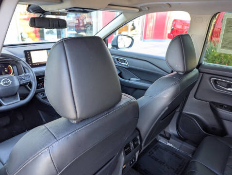 2025 Nissan Rogue Platinum