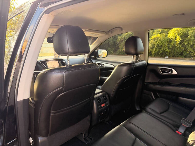 2020 Nissan Pathfinder SL