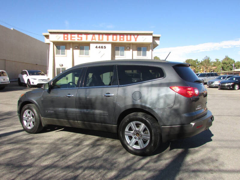 2009 Chevrolet Traverse 1LT photo 5