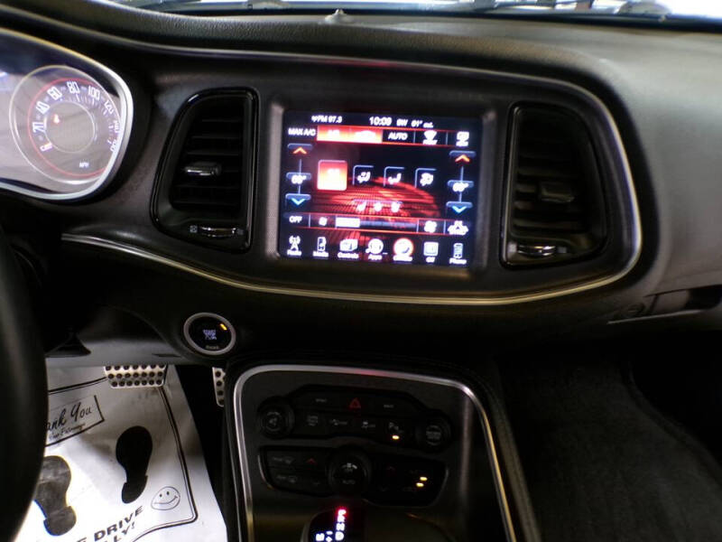 2015 Dodge Challenger SXT Plus