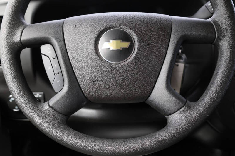 2025 Chevrolet Express LT 3500