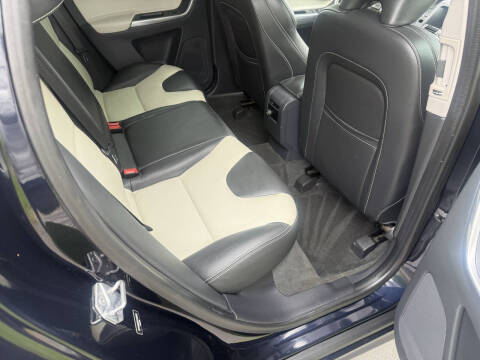 2017 Volvo XC60 T5 Dynamic