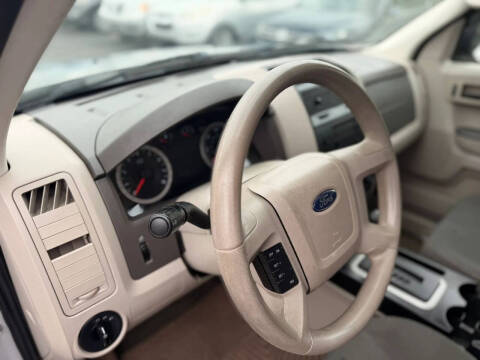 2010 Ford Escape XLS
