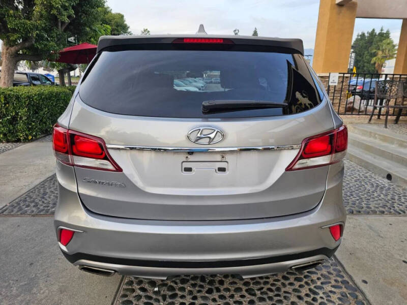 2018 Hyundai Santa Fe SE