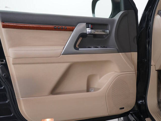 2014 Toyota Land Cruiser