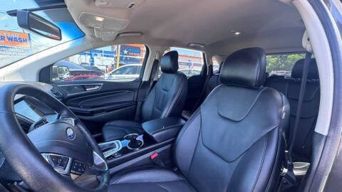 2017 Ford Edge Titanium