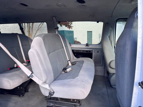 2009 Ford E-Series E-350 SD XLT