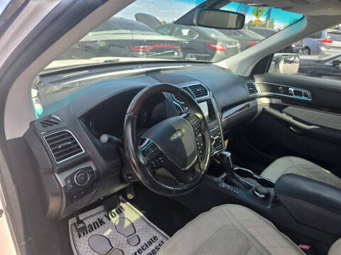 2017 Ford Explorer Platinum