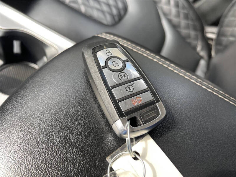 2024 Ford Edge Titanium