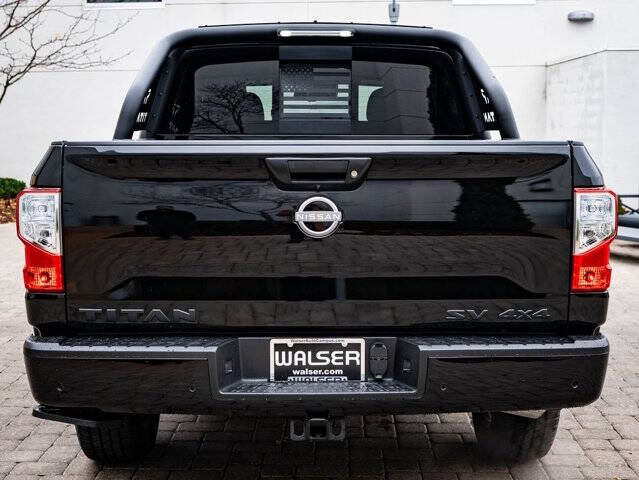 2024 Nissan Titan SV