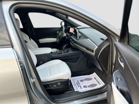 2025 Cadillac XT4 Sport