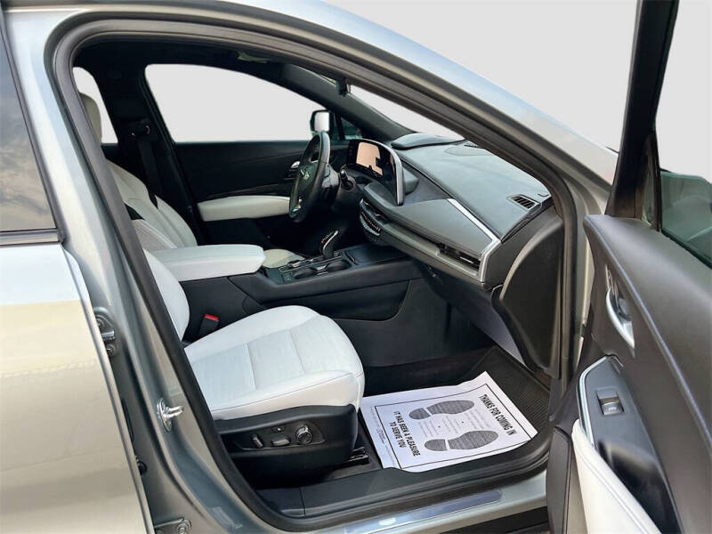 2025 Cadillac XT4 Sport