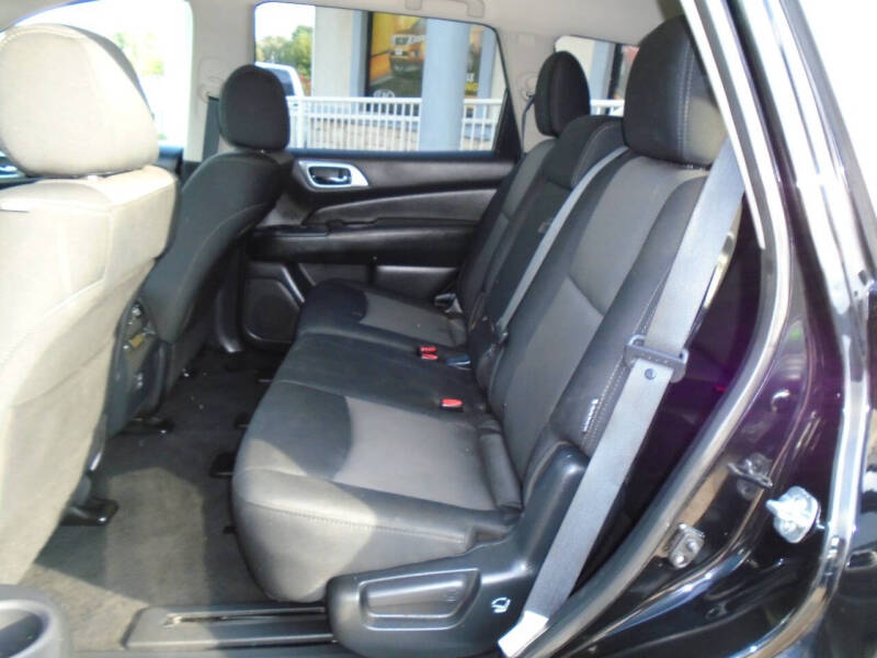 2018 Nissan Pathfinder SV