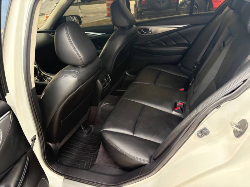 2015 Infiniti Q50 Sport